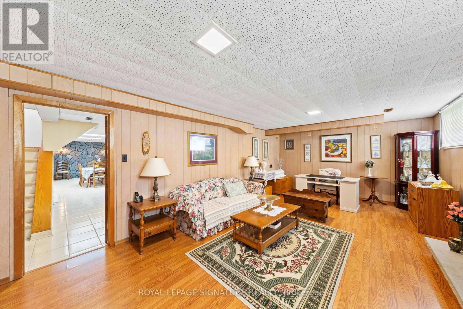 29 WOODVIEW ROAD Image 37