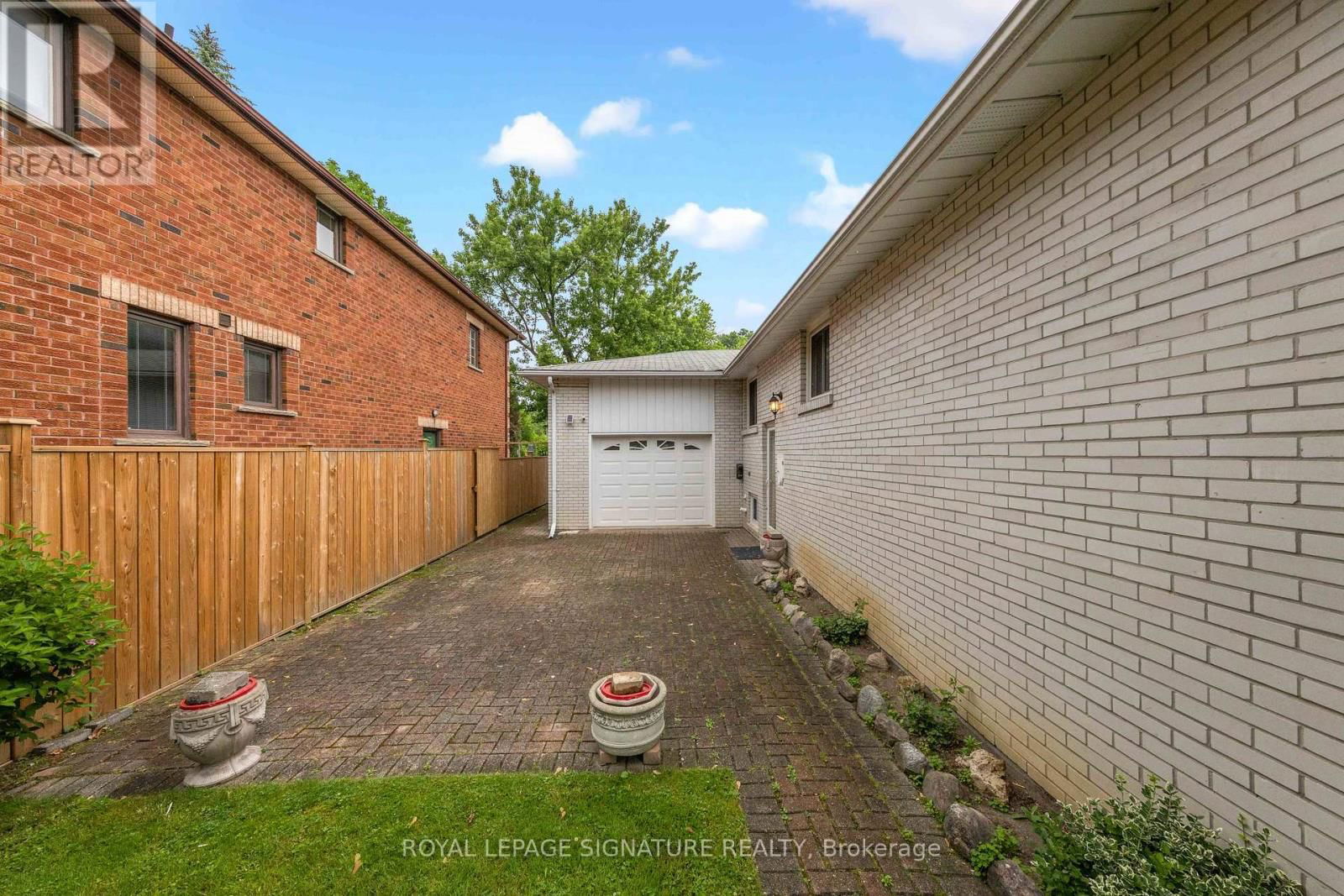 29 WOODVIEW ROAD Image 38