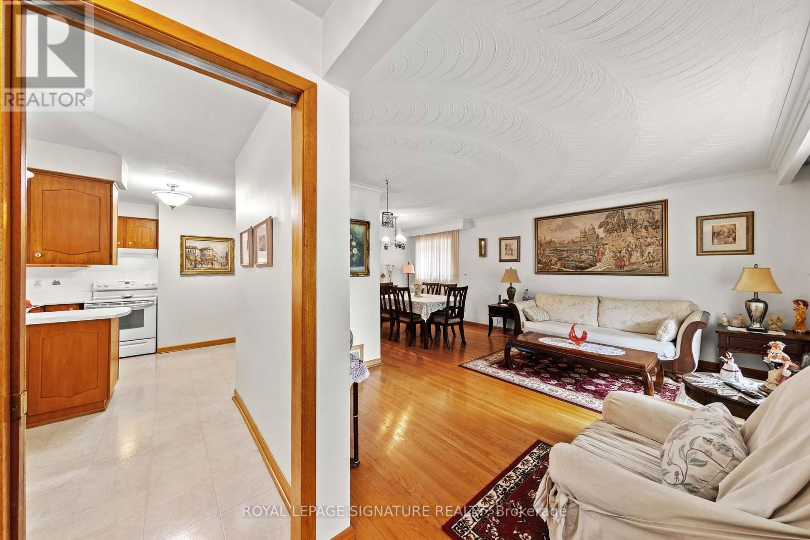 29 WOODVIEW ROAD Image 8
