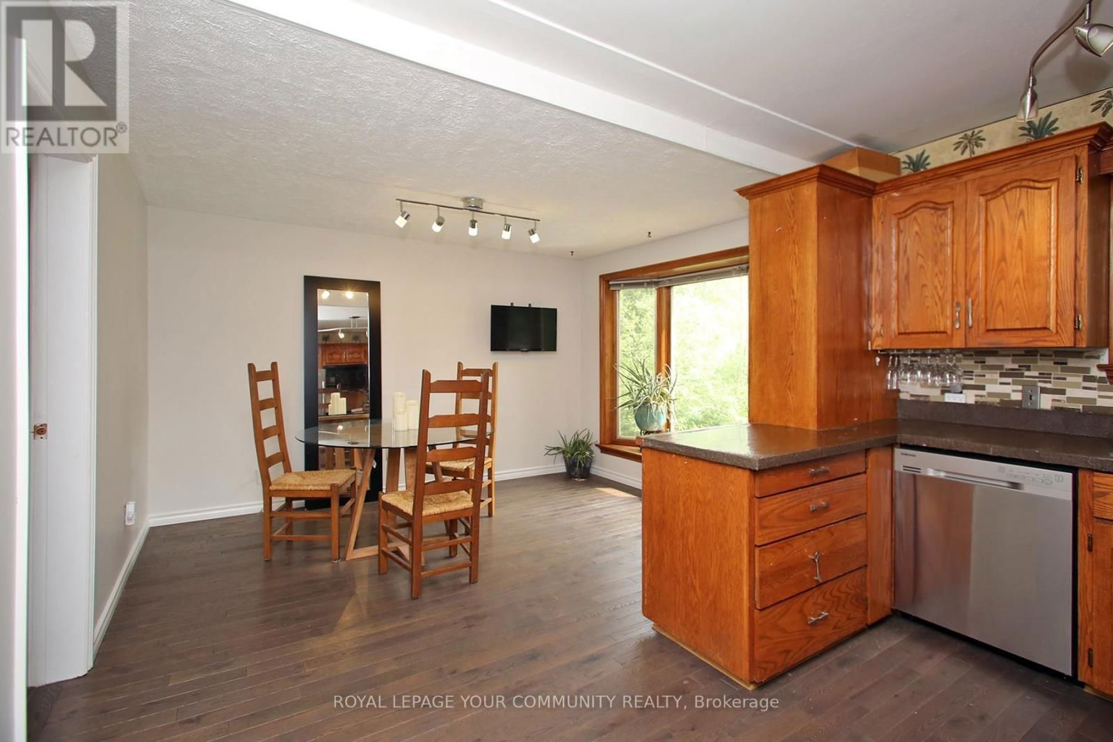 135 GURNETT STREET Image 13