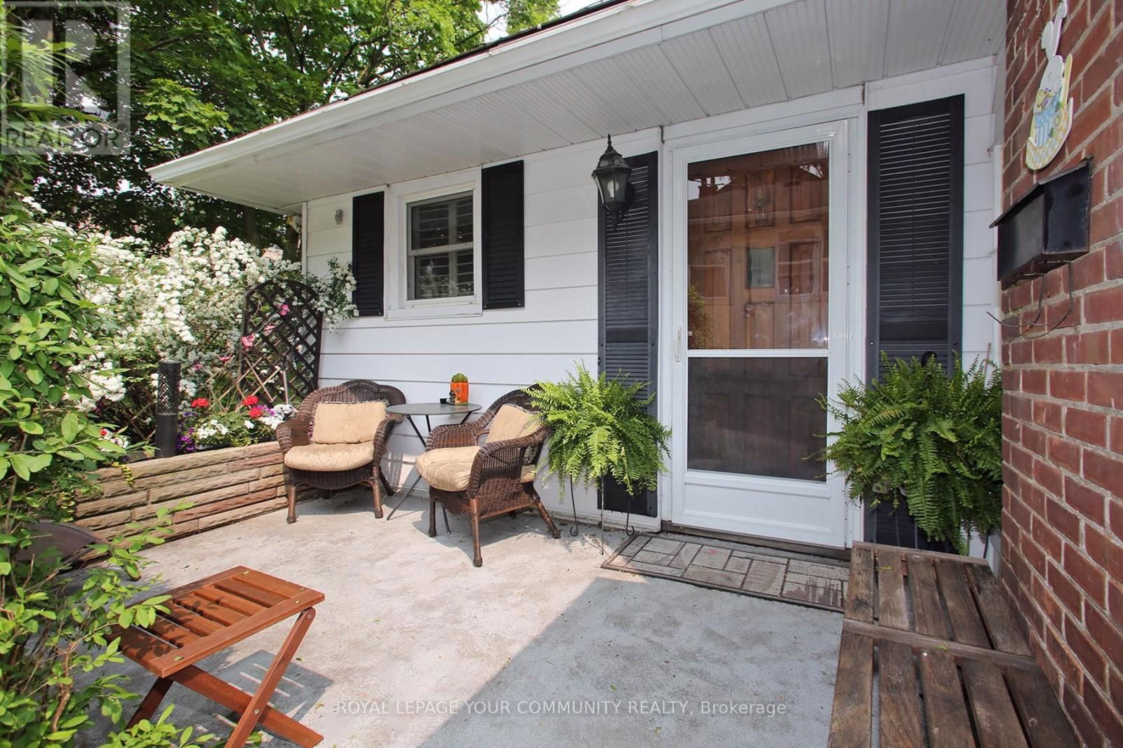135 GURNETT STREET Image 2