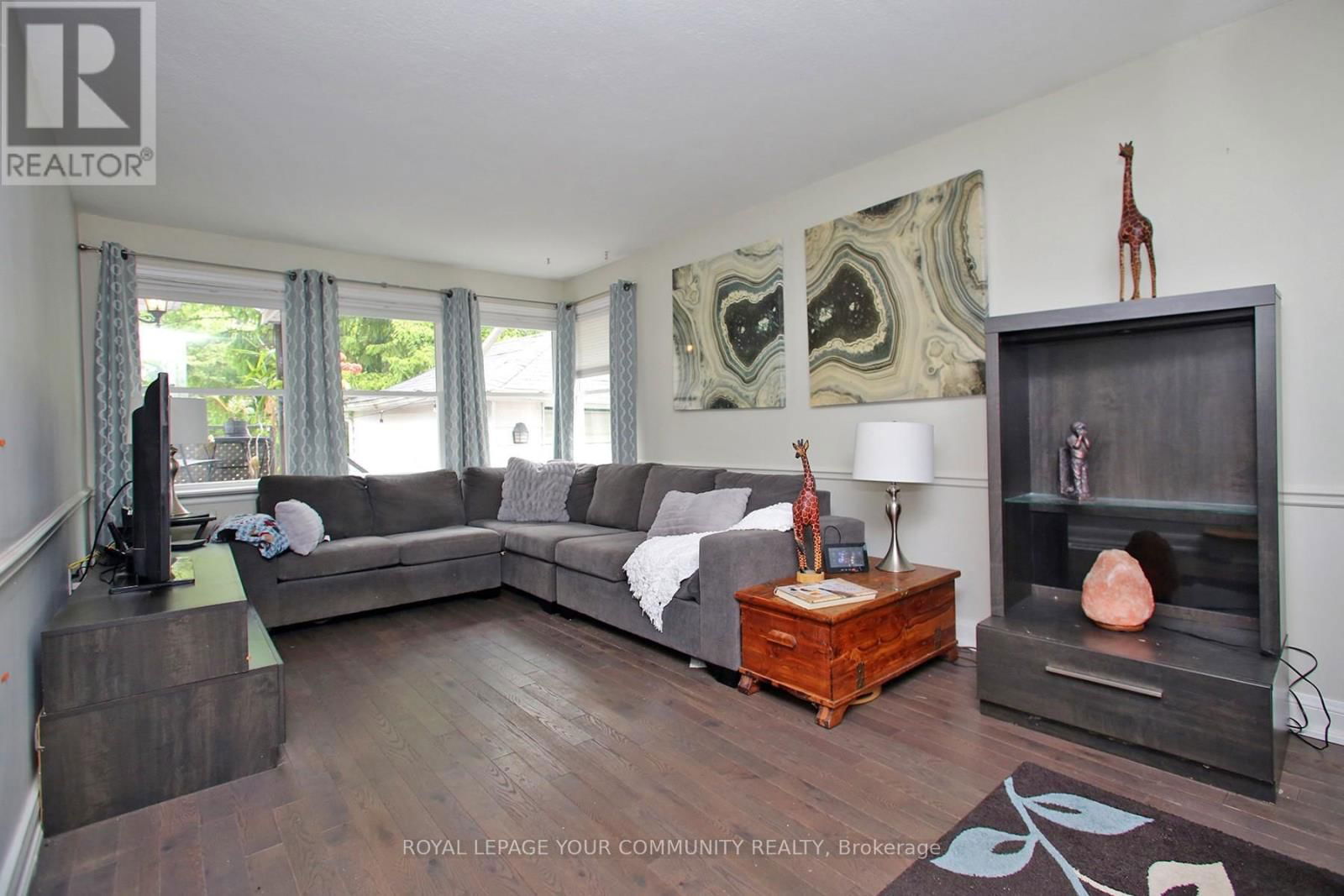 135 GURNETT STREET Image 20
