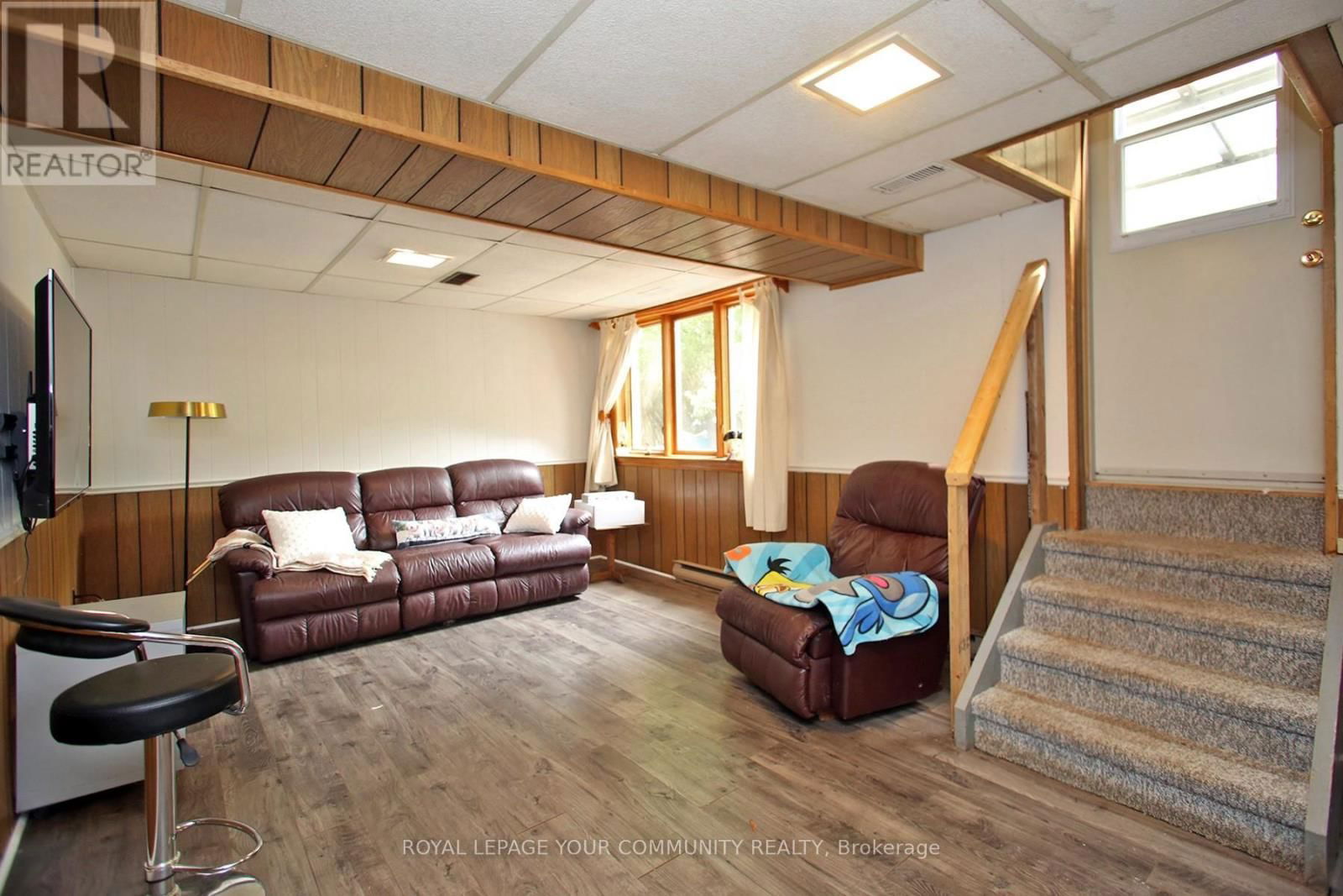 135 GURNETT STREET Image 23