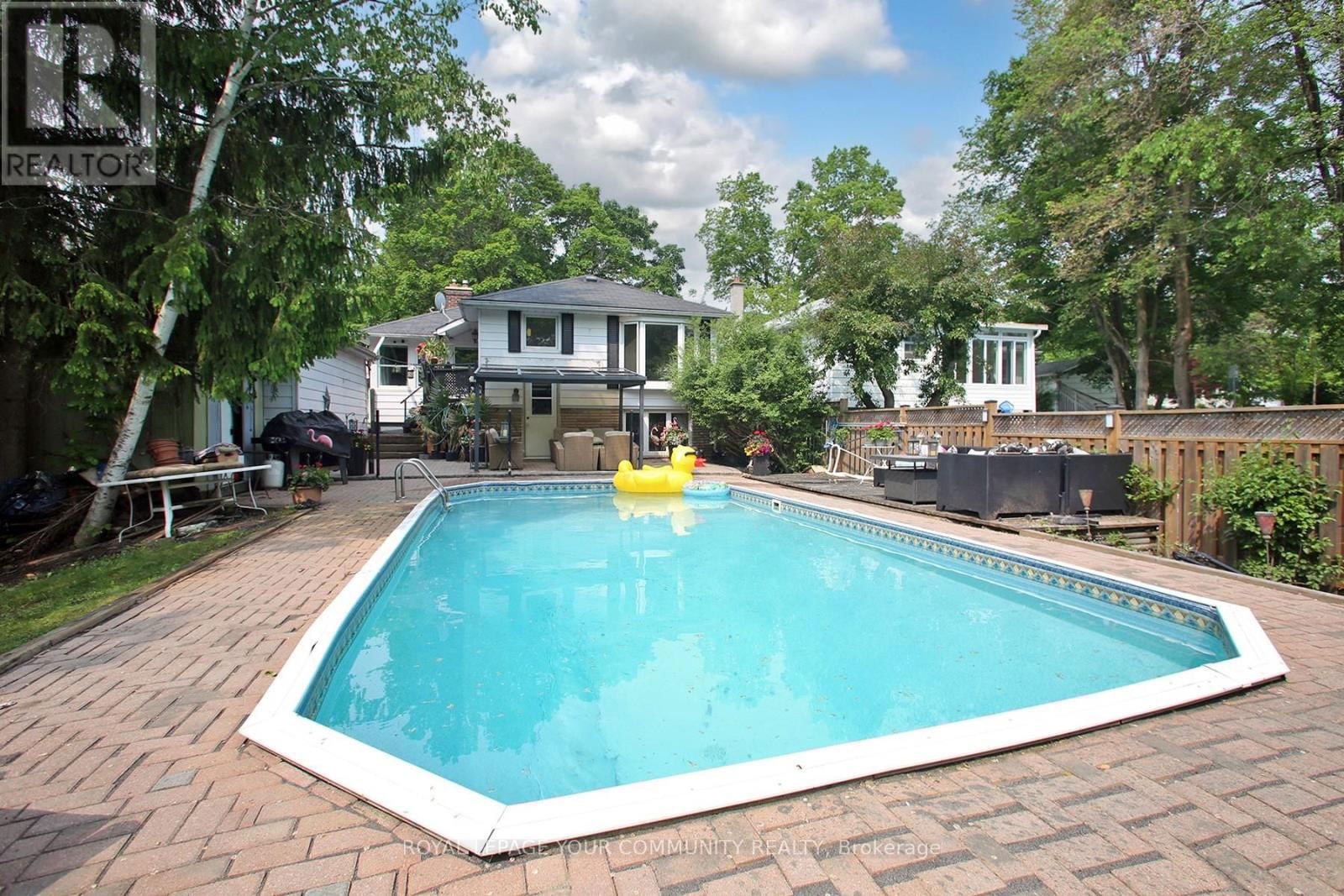 135 GURNETT STREET Image 30