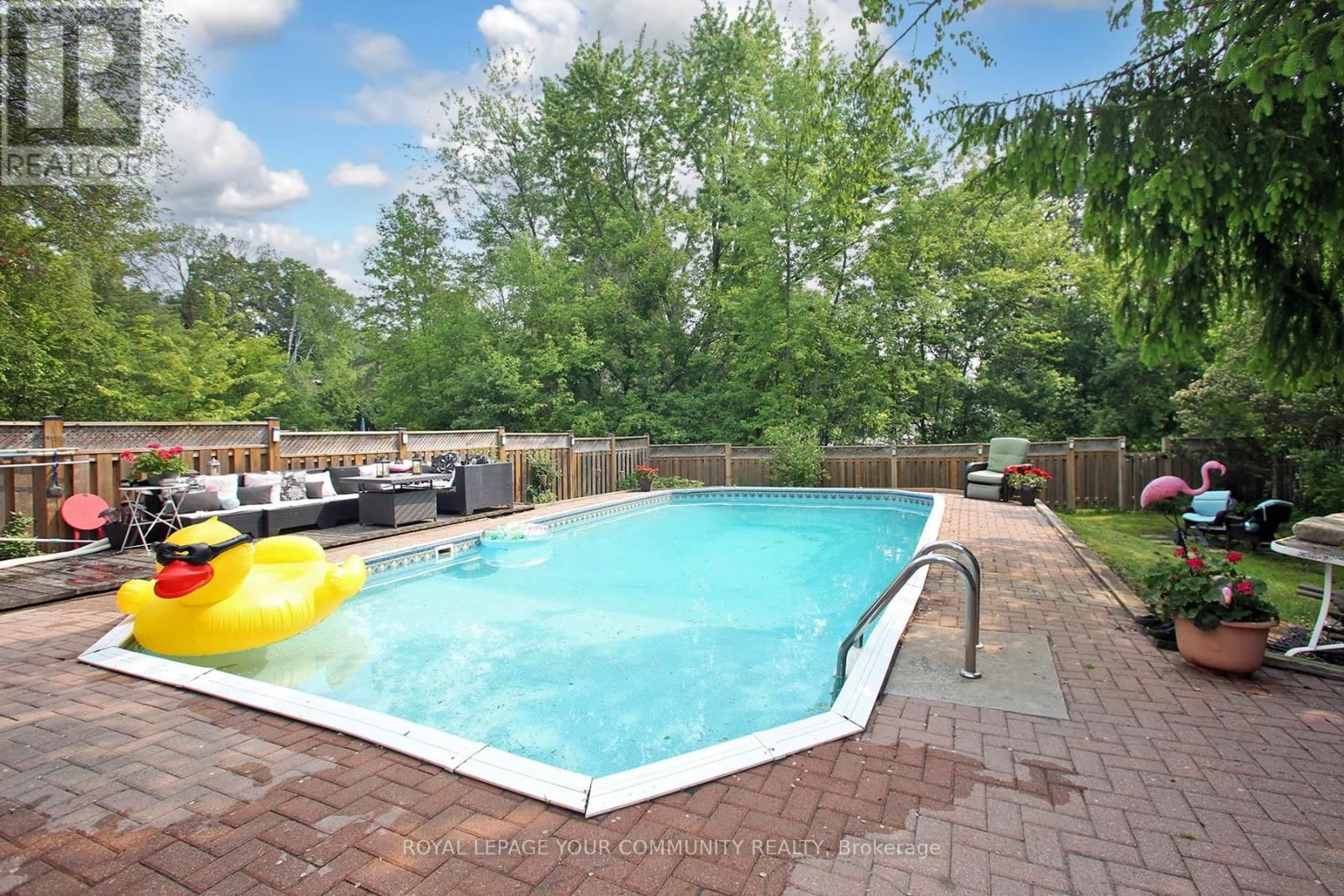 135 GURNETT STREET Image 31