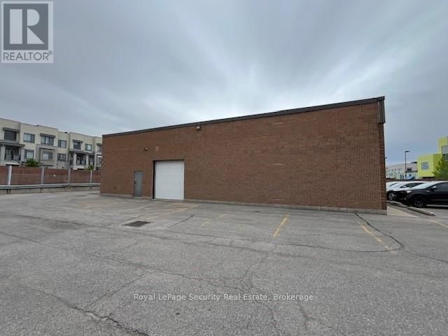 14 - 350 JOHN STREET Image 2