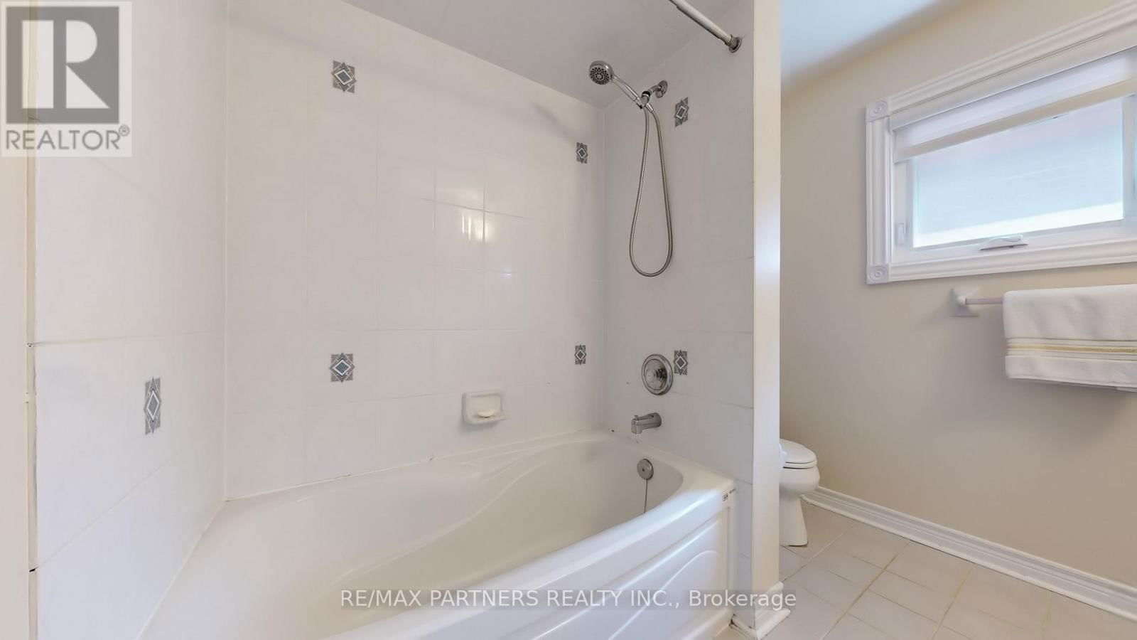 71 ALPINE CRESCENT Image 33