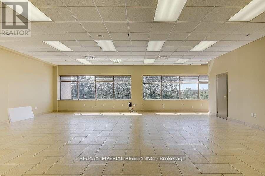 3 - 8111 JANE STREET Image 15