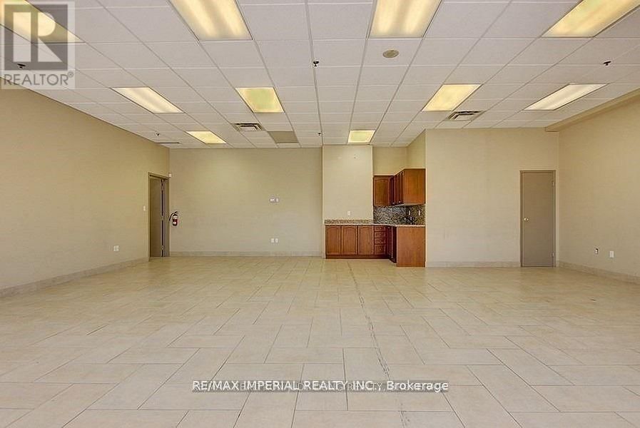 3 - 8111 JANE STREET Image 17
