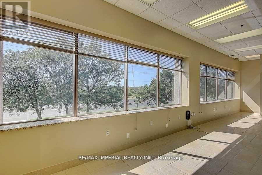 3 - 8111 JANE STREET Image 18