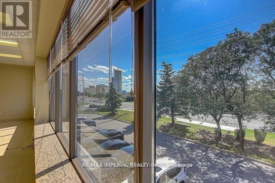 3 - 8111 JANE STREET Image 20