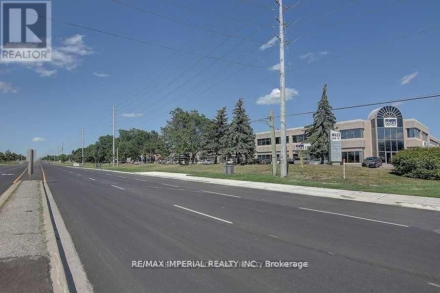 3 - 8111 JANE STREET Image 5