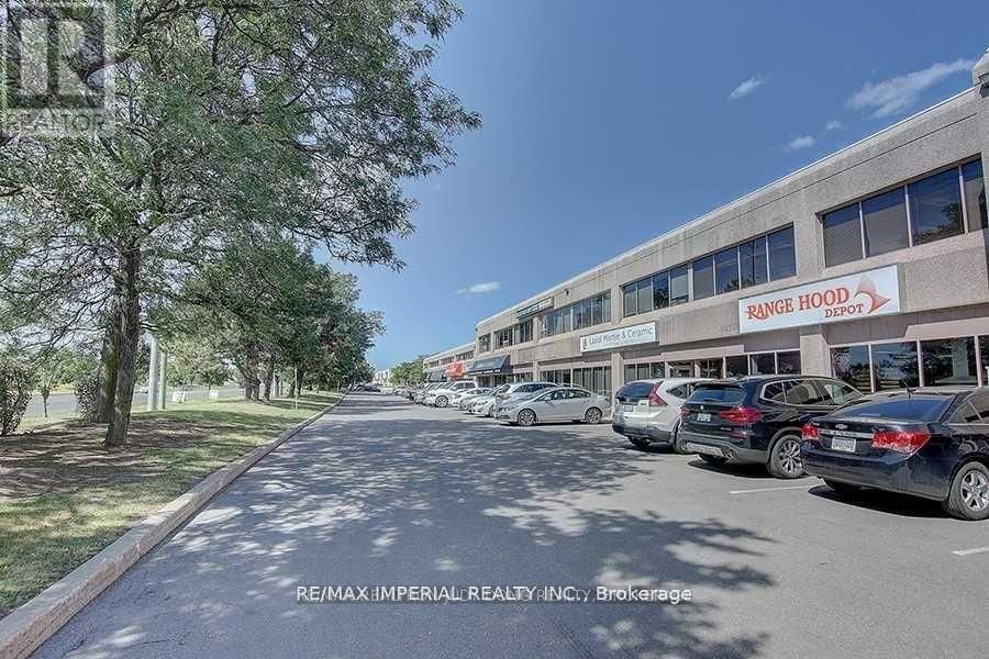 3 - 8111 JANE STREET Image 6