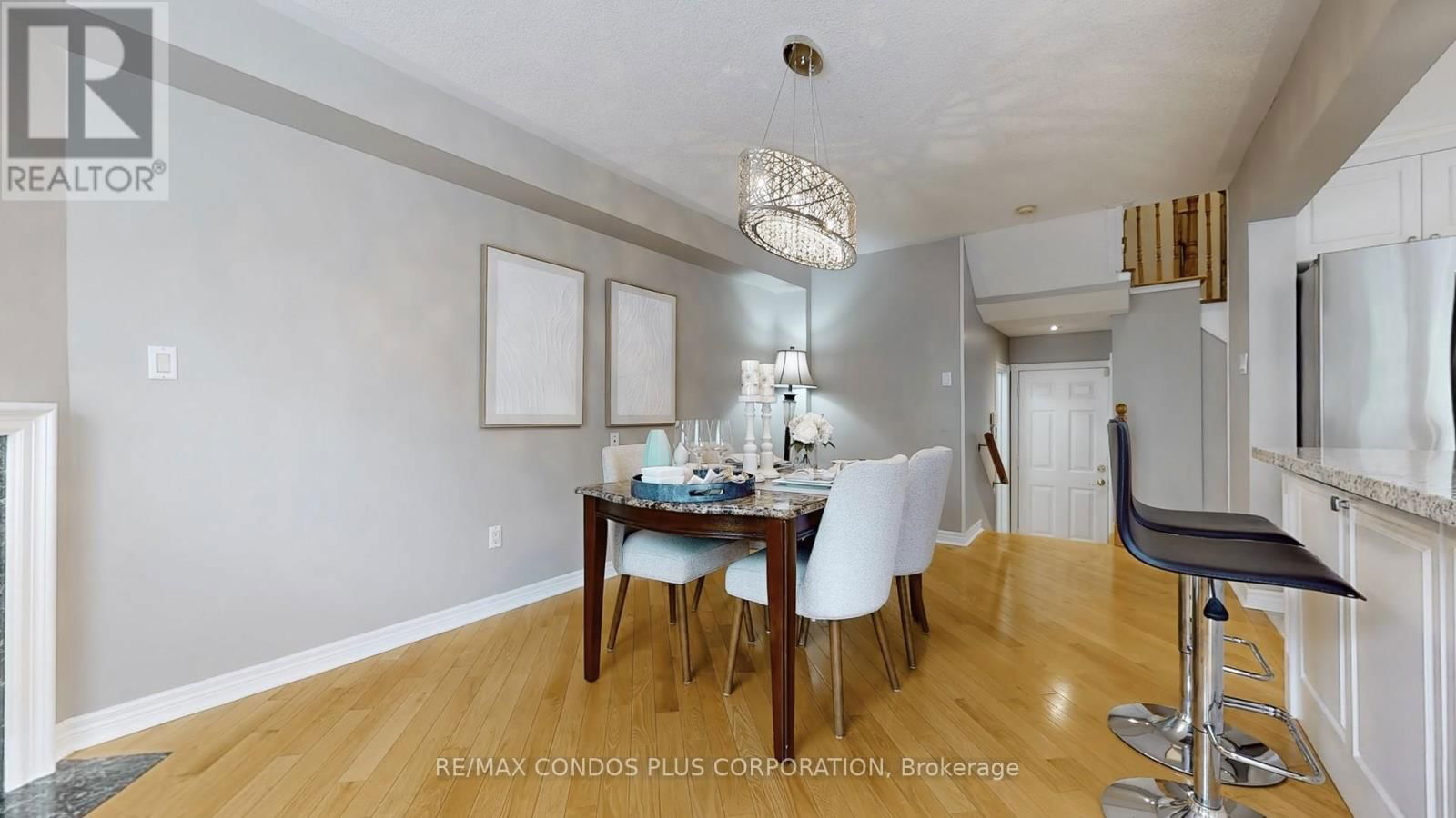 2 ROYAL CHAPIN CRESCENT Image 12