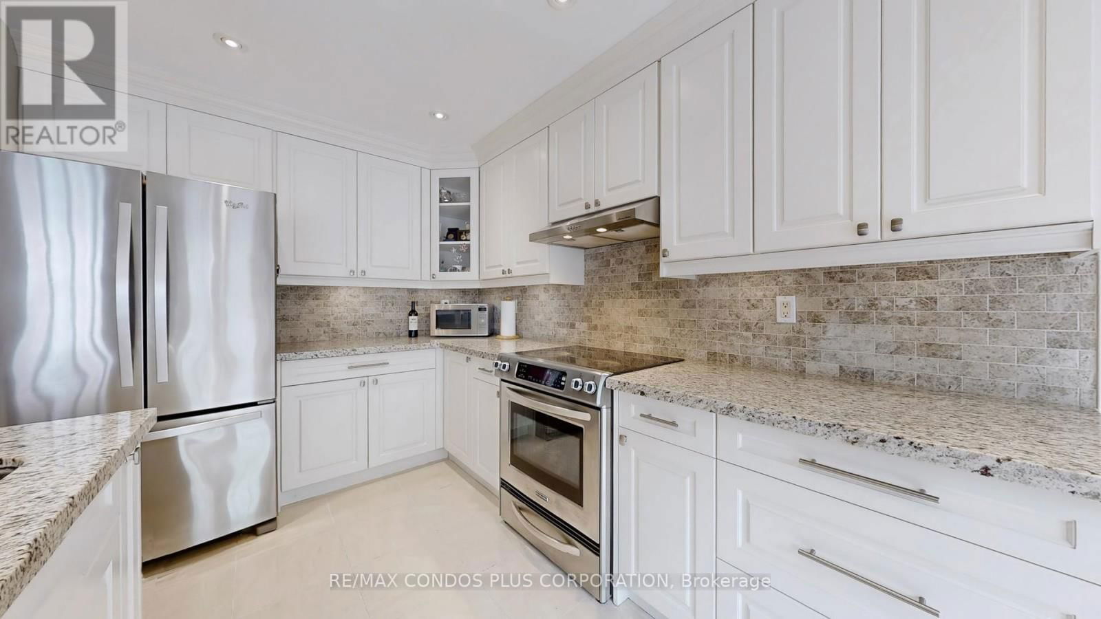 2 ROYAL CHAPIN CRESCENT Image 13