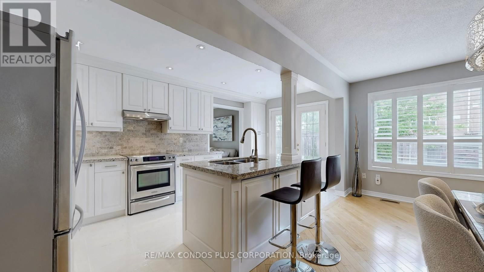 2 ROYAL CHAPIN CRESCENT Image 14