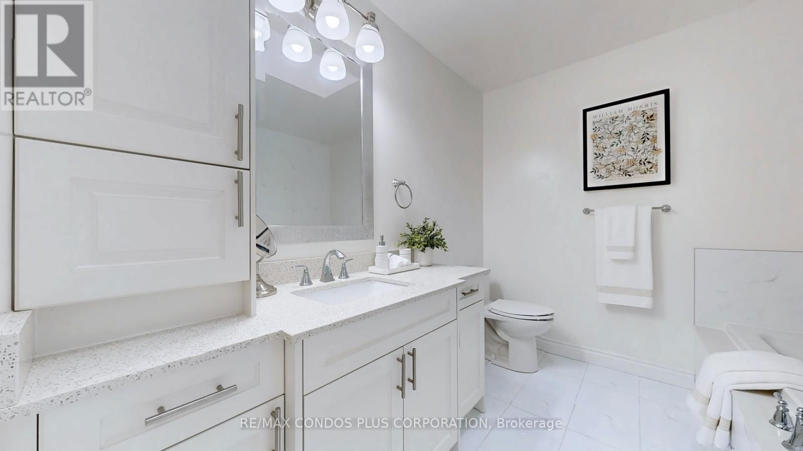 2 ROYAL CHAPIN CRESCENT Image 21