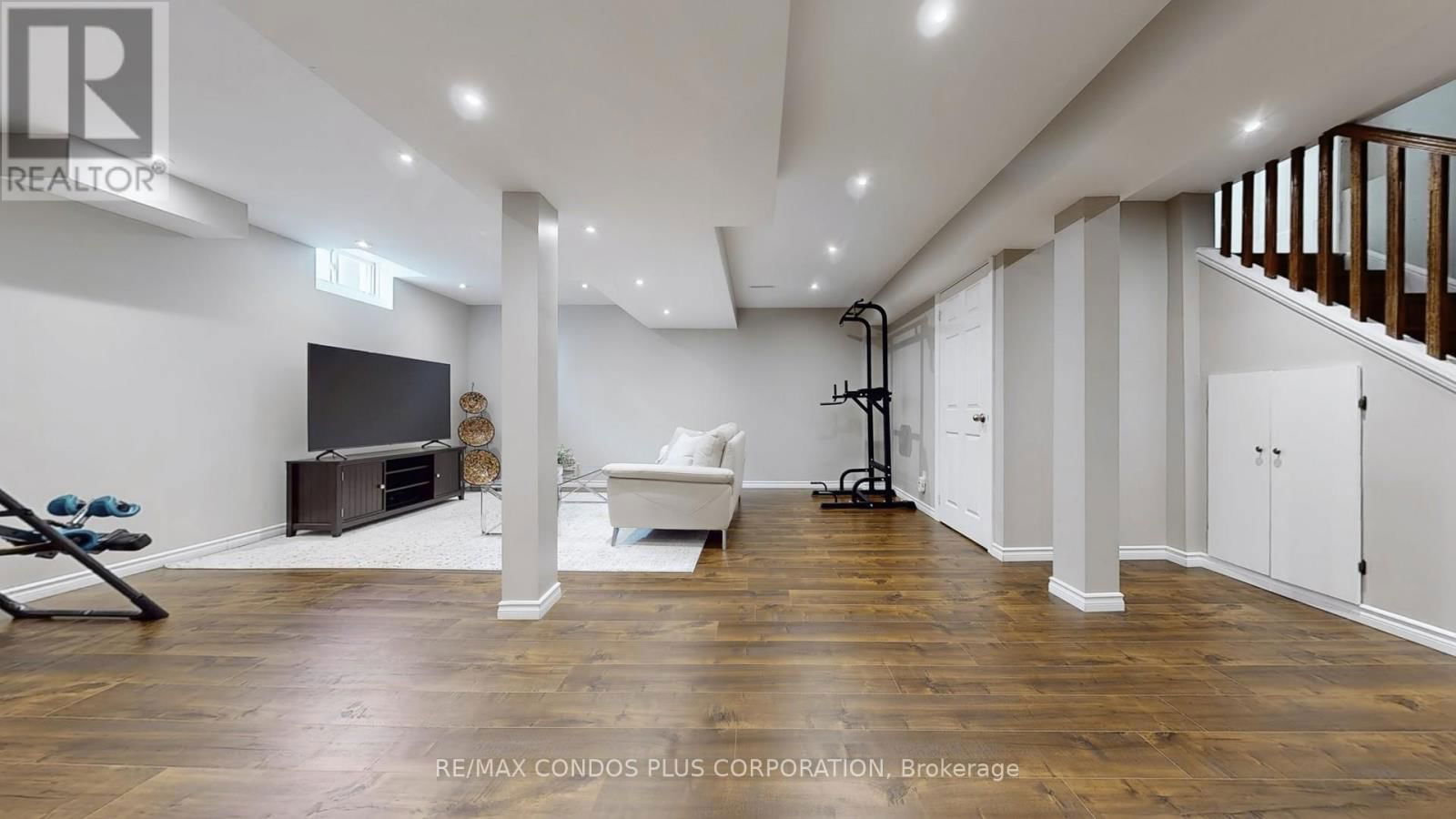 2 ROYAL CHAPIN CRESCENT Image 28