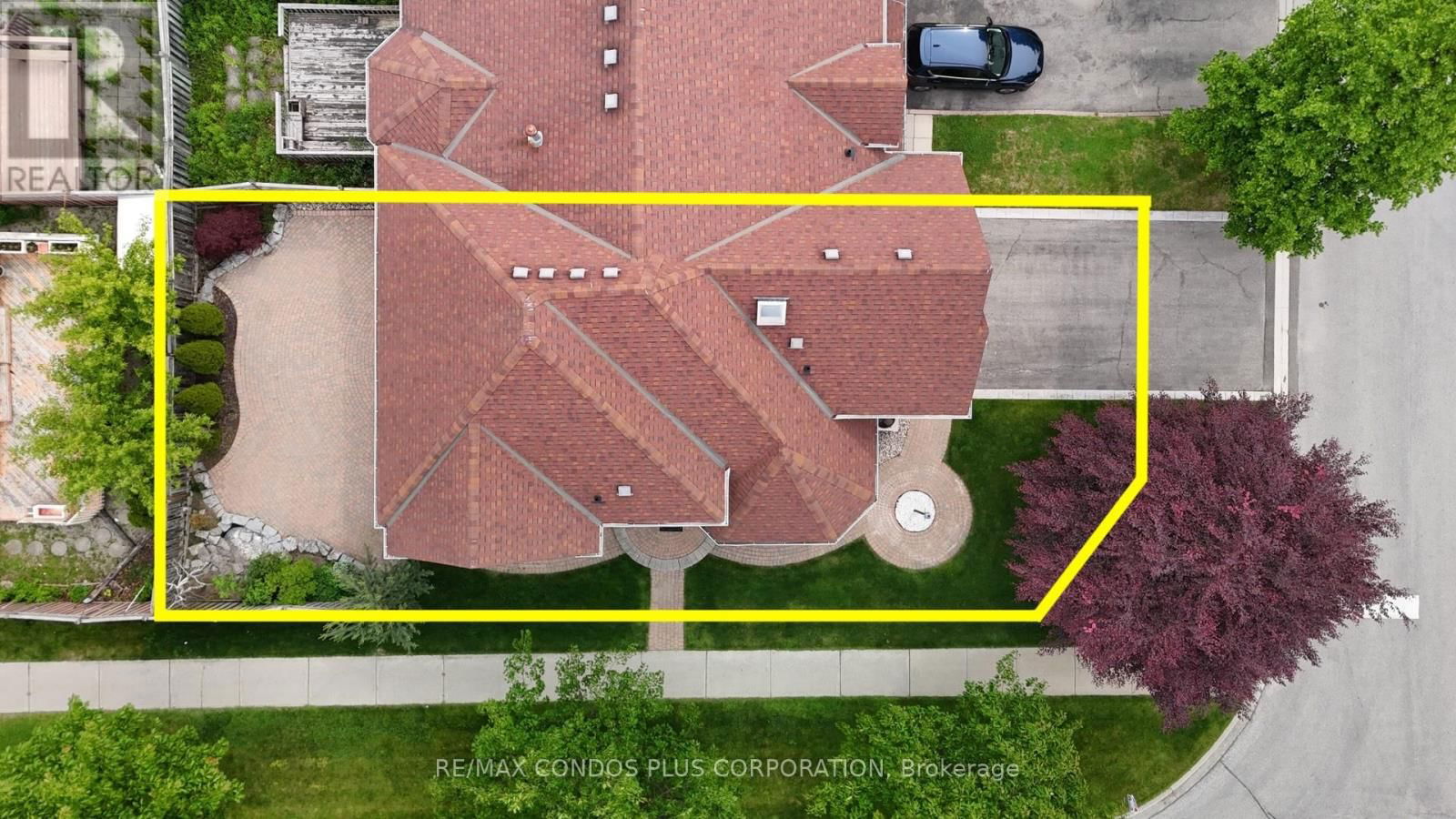 2 ROYAL CHAPIN CRESCENT Image 35
