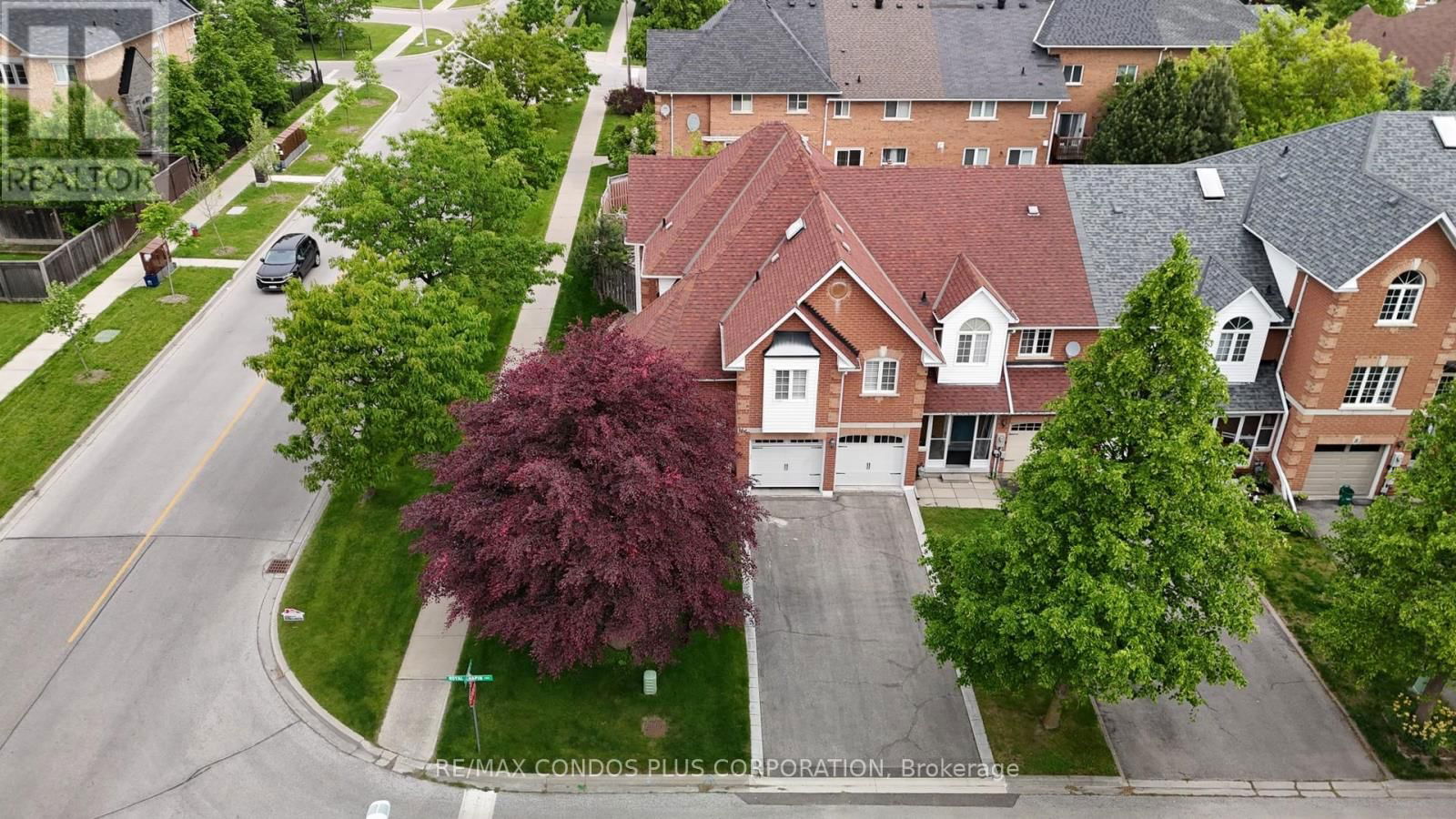 2 ROYAL CHAPIN CRESCENT Image 37
