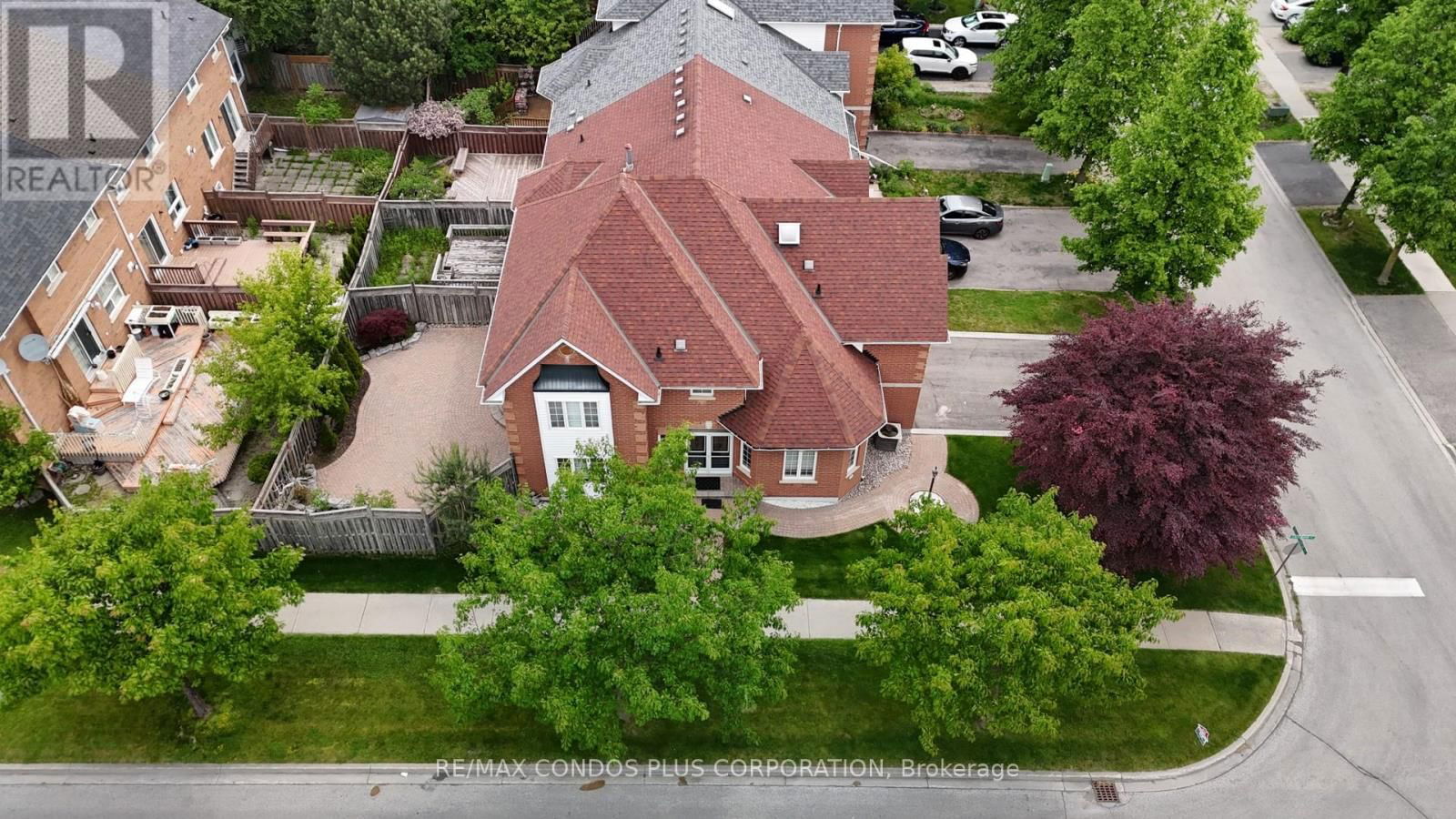 2 ROYAL CHAPIN CRESCENT Image 38