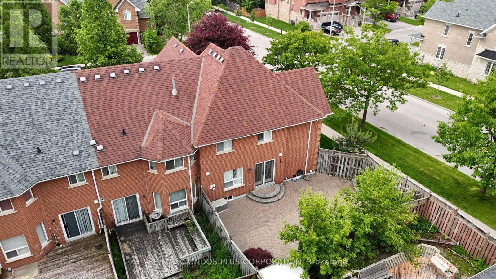 2 ROYAL CHAPIN CRESCENT Image 39