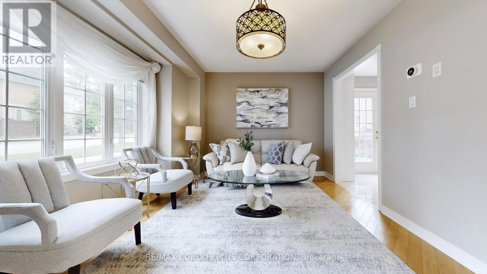 2 ROYAL CHAPIN CRESCENT Image 4