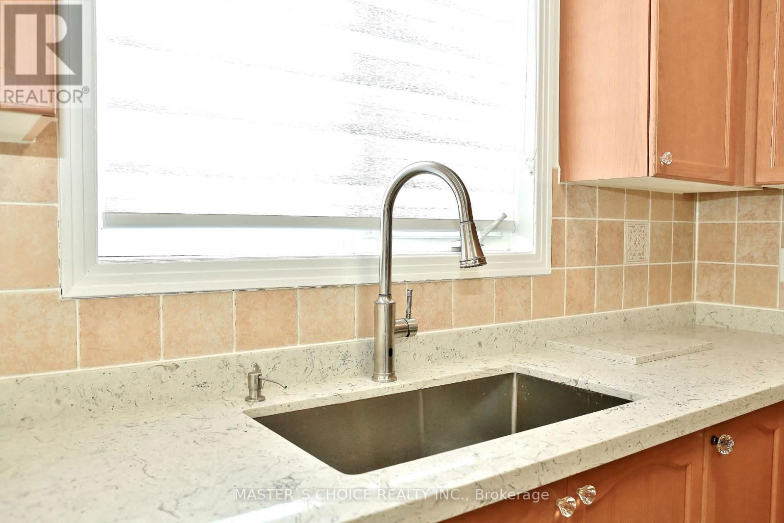 68 OAKFORD DRIVE Image 17