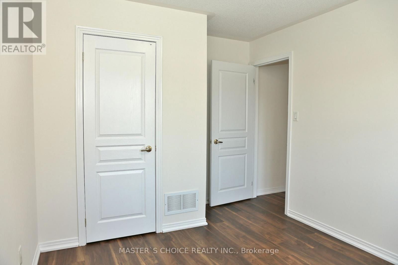 68 OAKFORD DRIVE Image 34