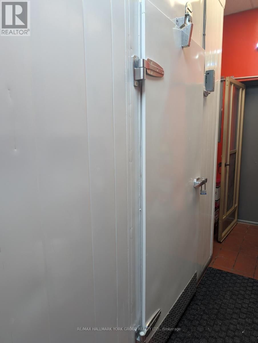 3 - 136 HOLLAND STREET EAST Image 6