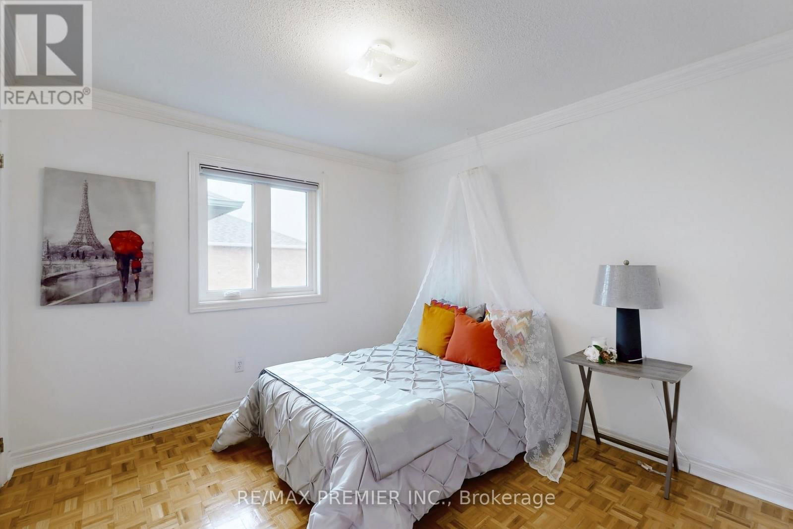 21 VILLANDRY CRESCENT Image 10