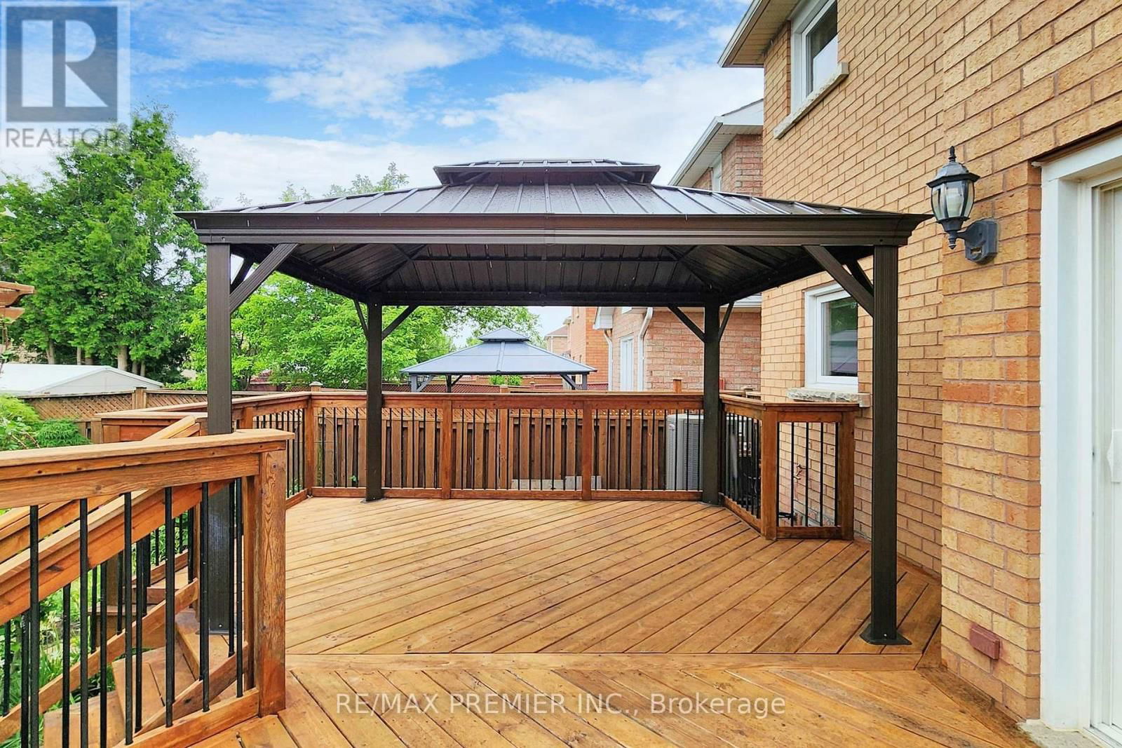 21 VILLANDRY CRESCENT Image 16