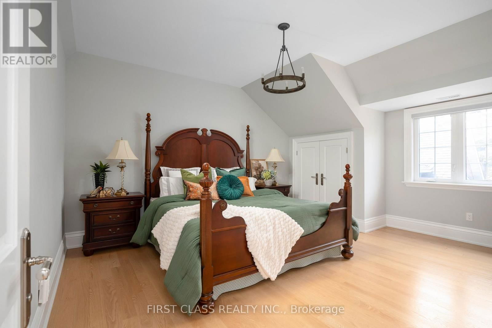 2 VANVALLEY DRIVE Image 27