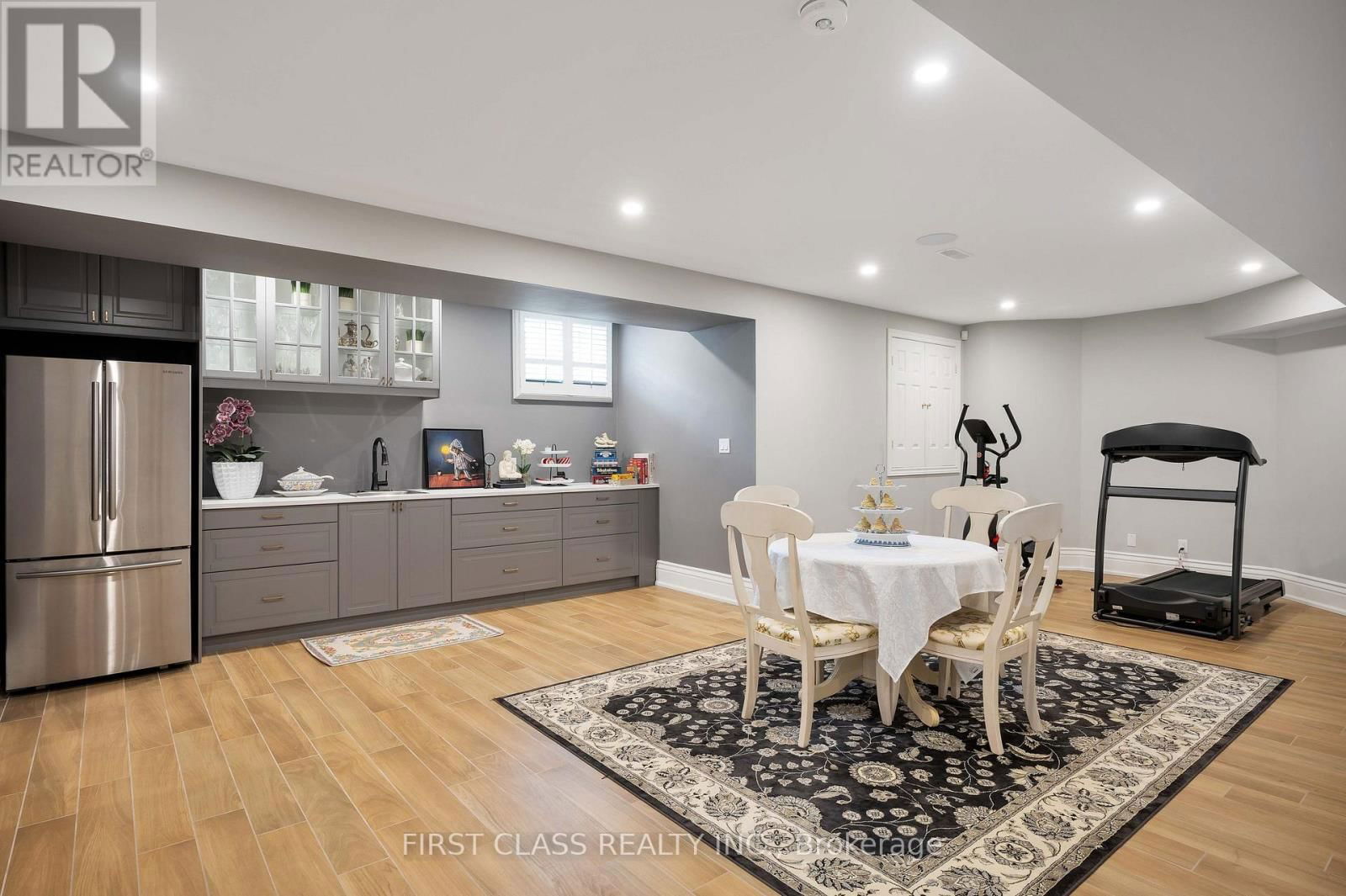 2 VANVALLEY DRIVE Image 34