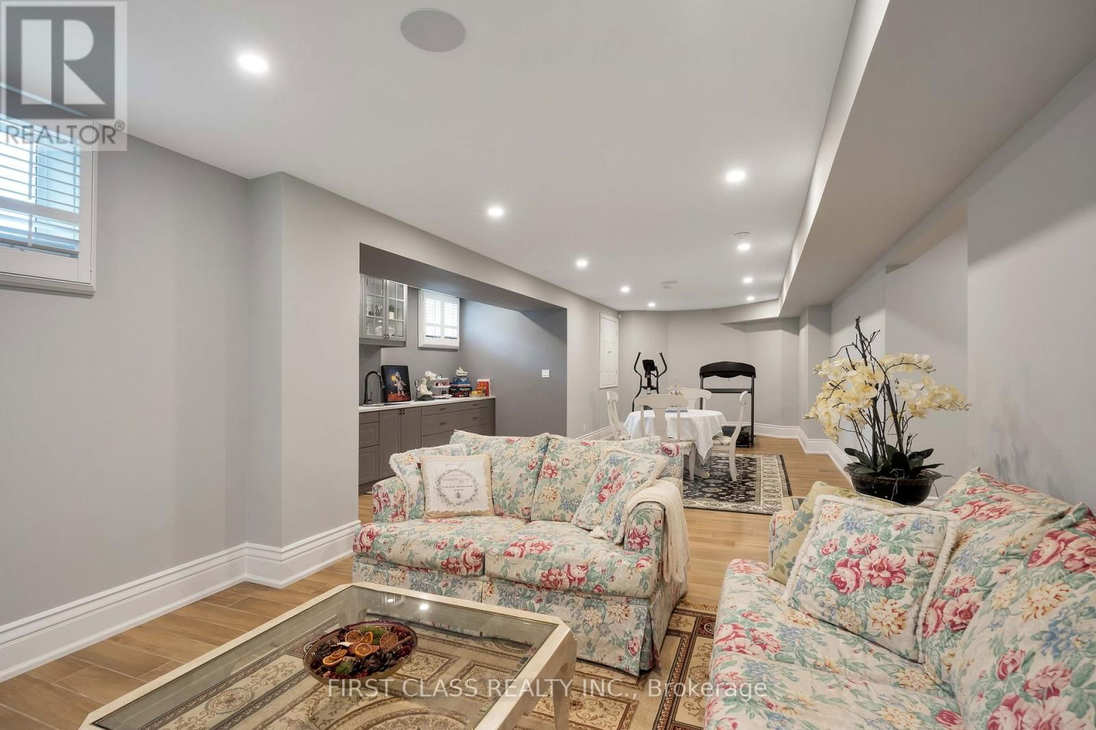 2 VANVALLEY DRIVE Image 35