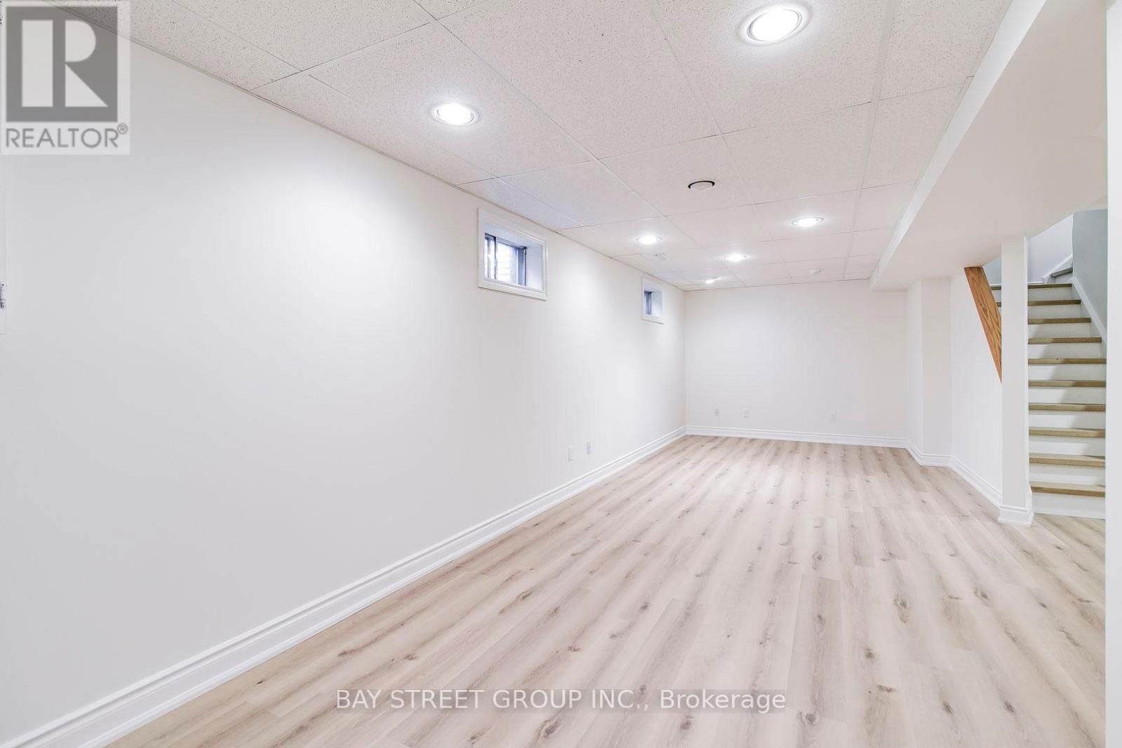 300 FINCHAM AVENUE Image 14