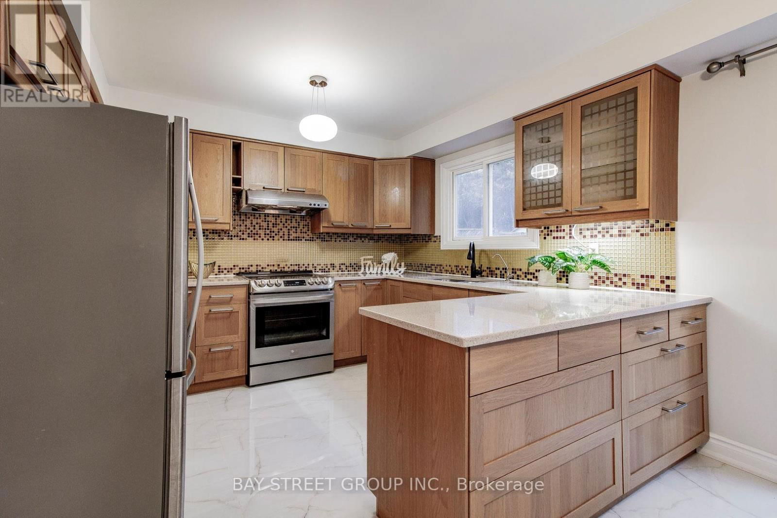 300 FINCHAM AVENUE Image 6