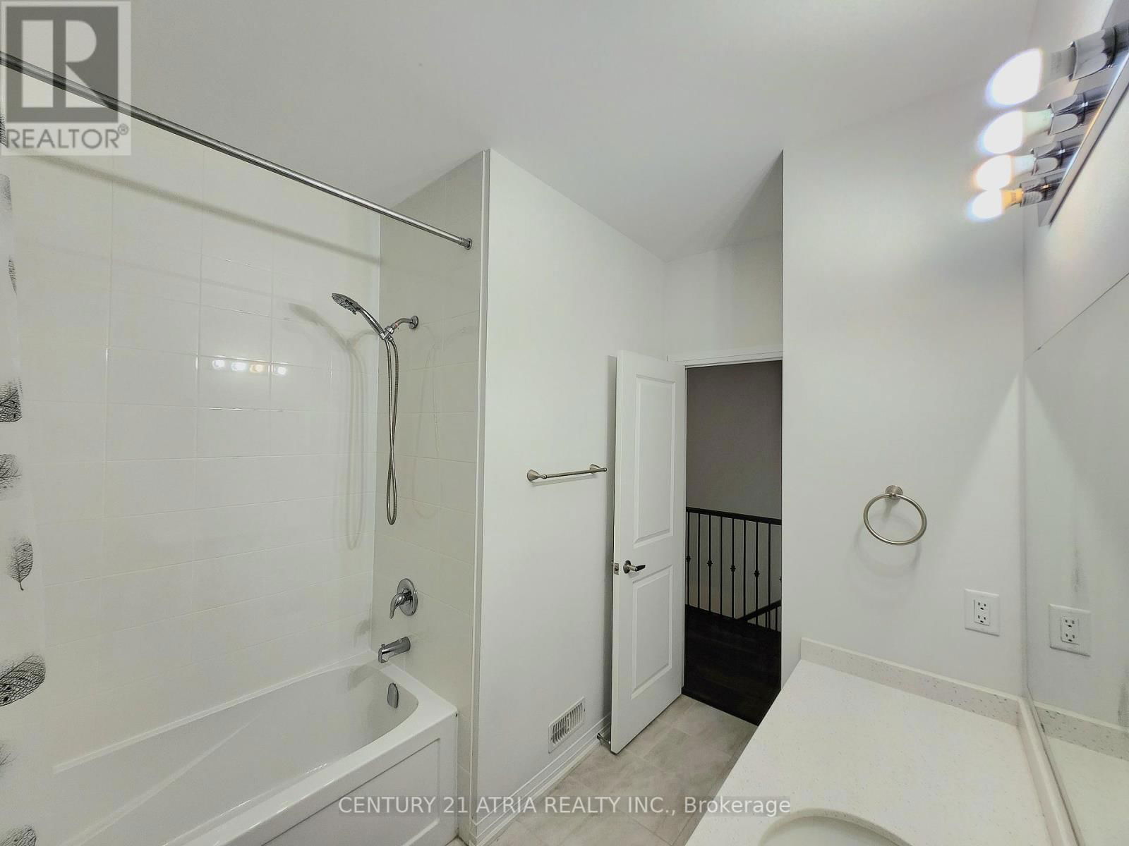 97 SCHMELTZER CRESCENT Image 25