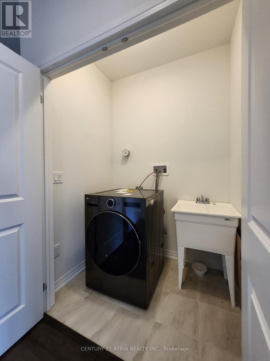 97 SCHMELTZER CRESCENT Image 26