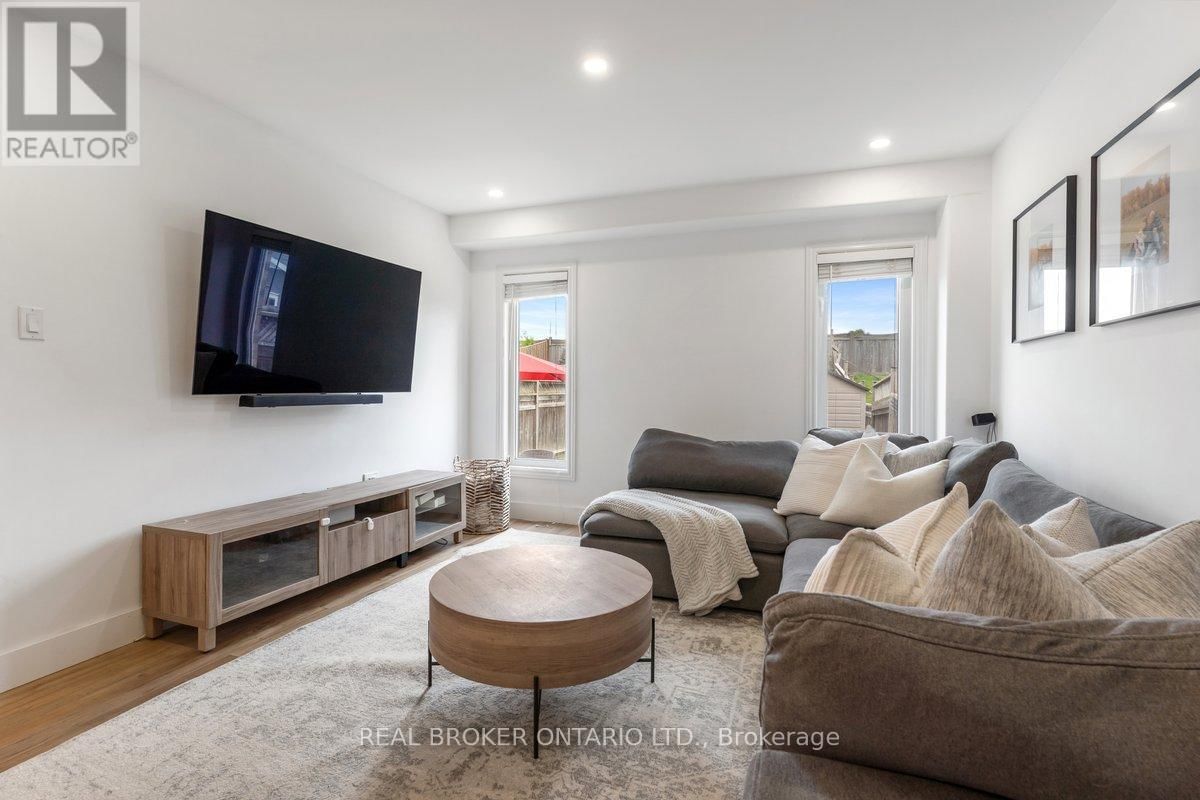 16 BUCHANAN DRIVE Image 11