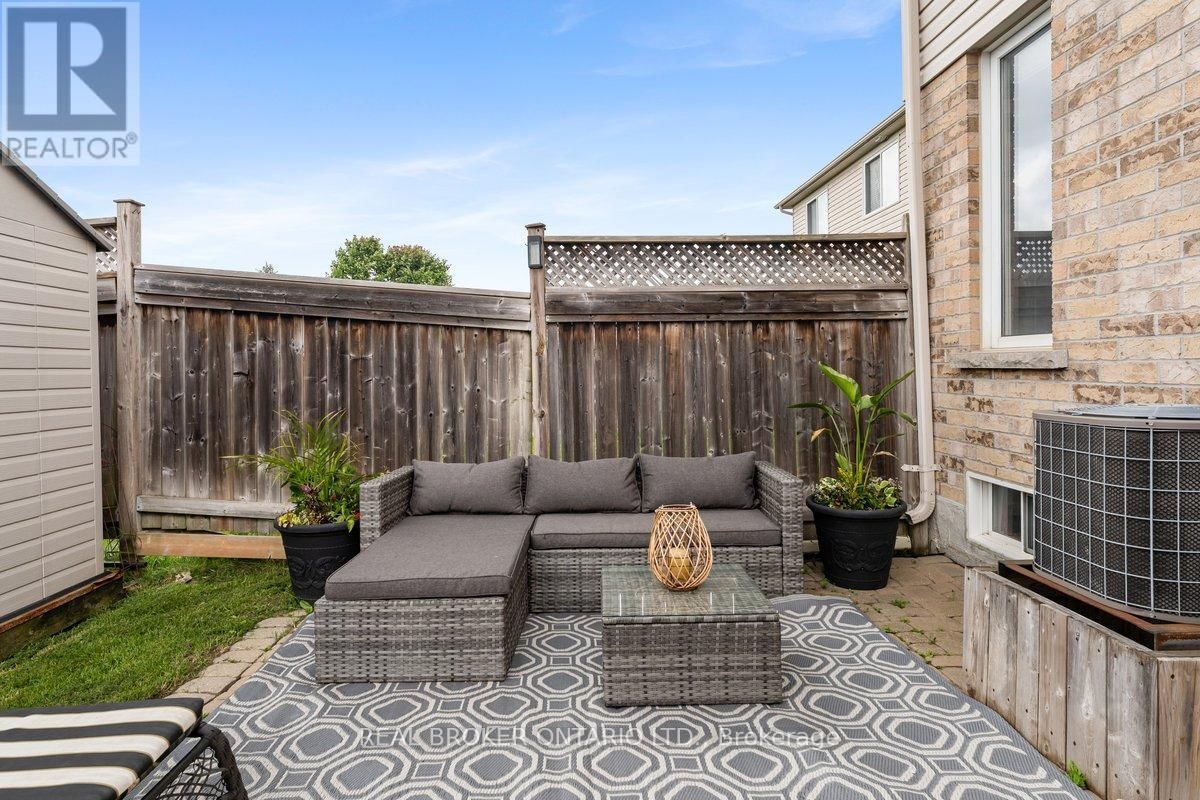16 BUCHANAN DRIVE Image 27