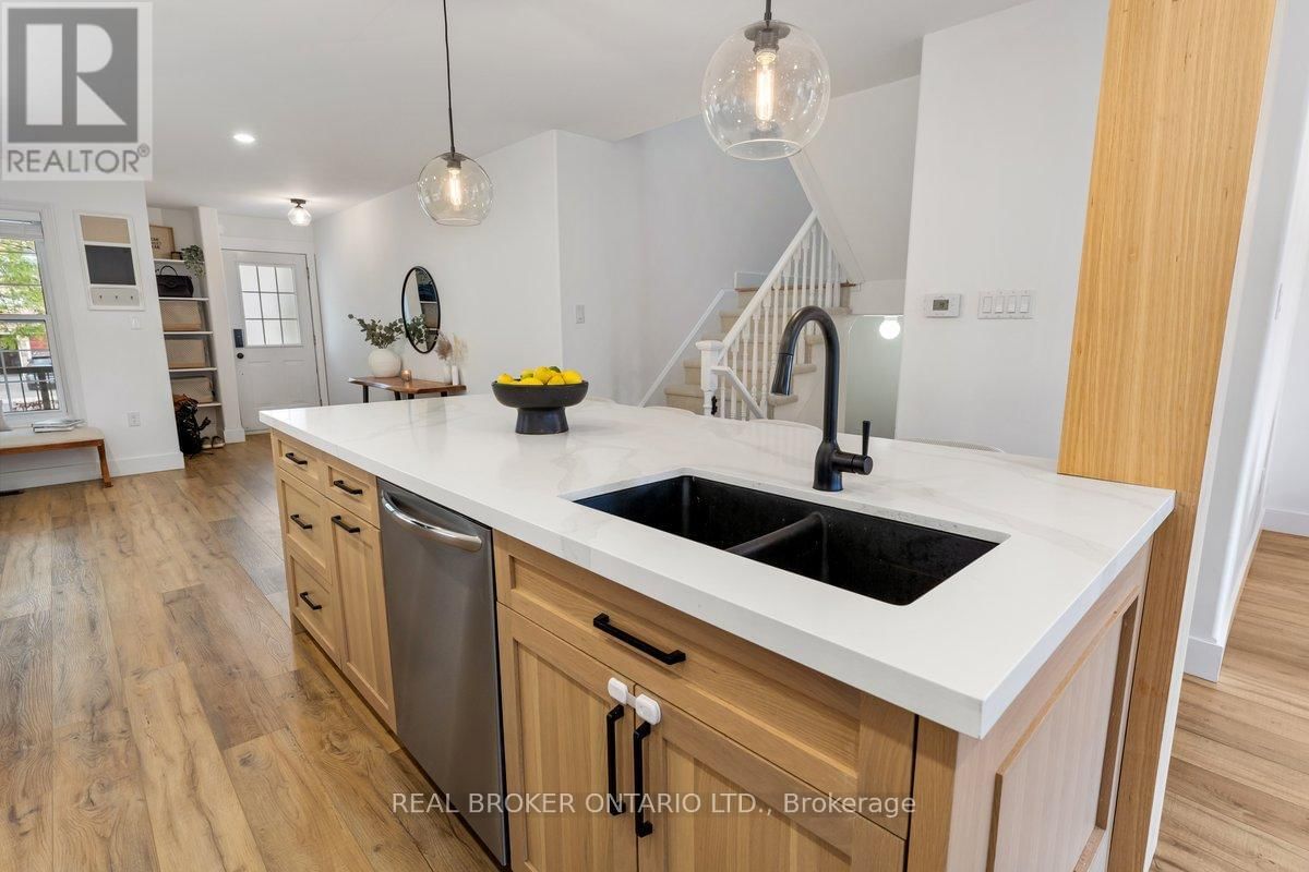 16 BUCHANAN DRIVE Image 9
