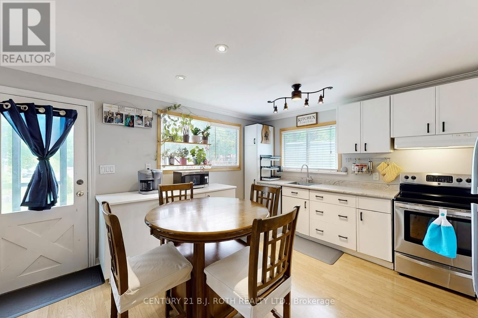 3948 ALDERLY AVENUE Image 11