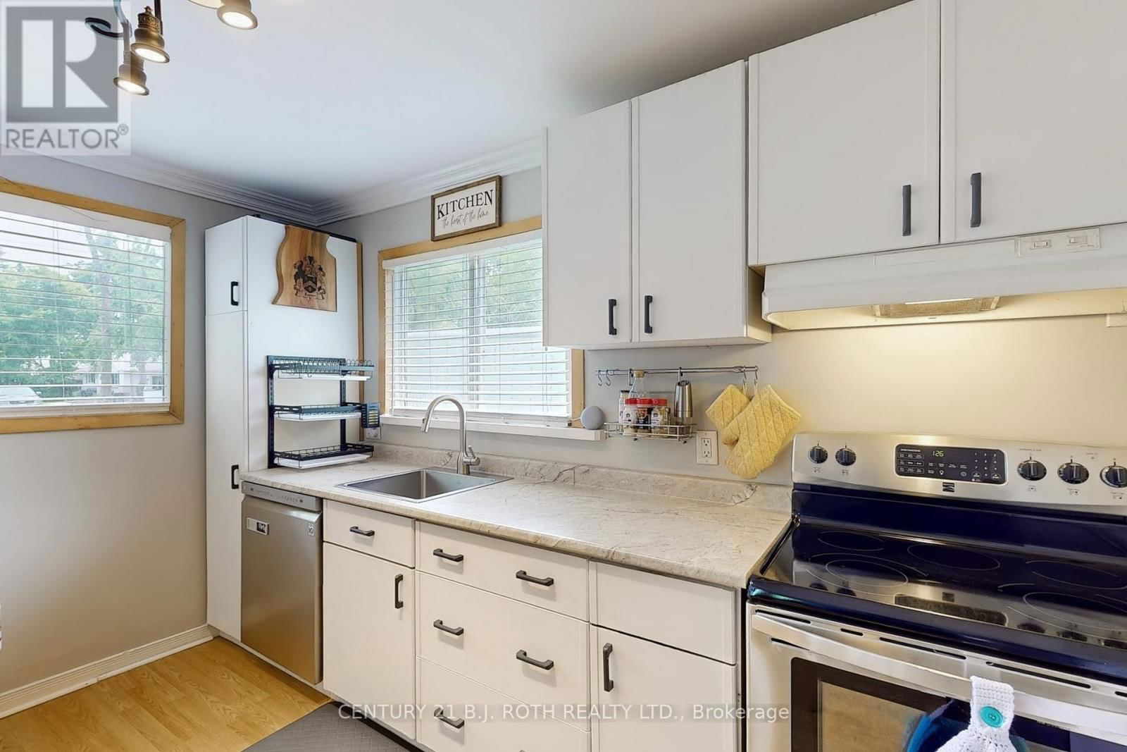 3948 ALDERLY AVENUE Image 14