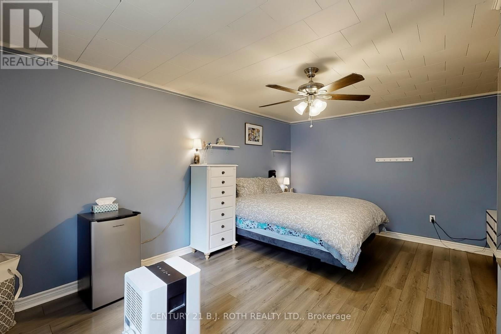 3948 ALDERLY AVENUE Image 24