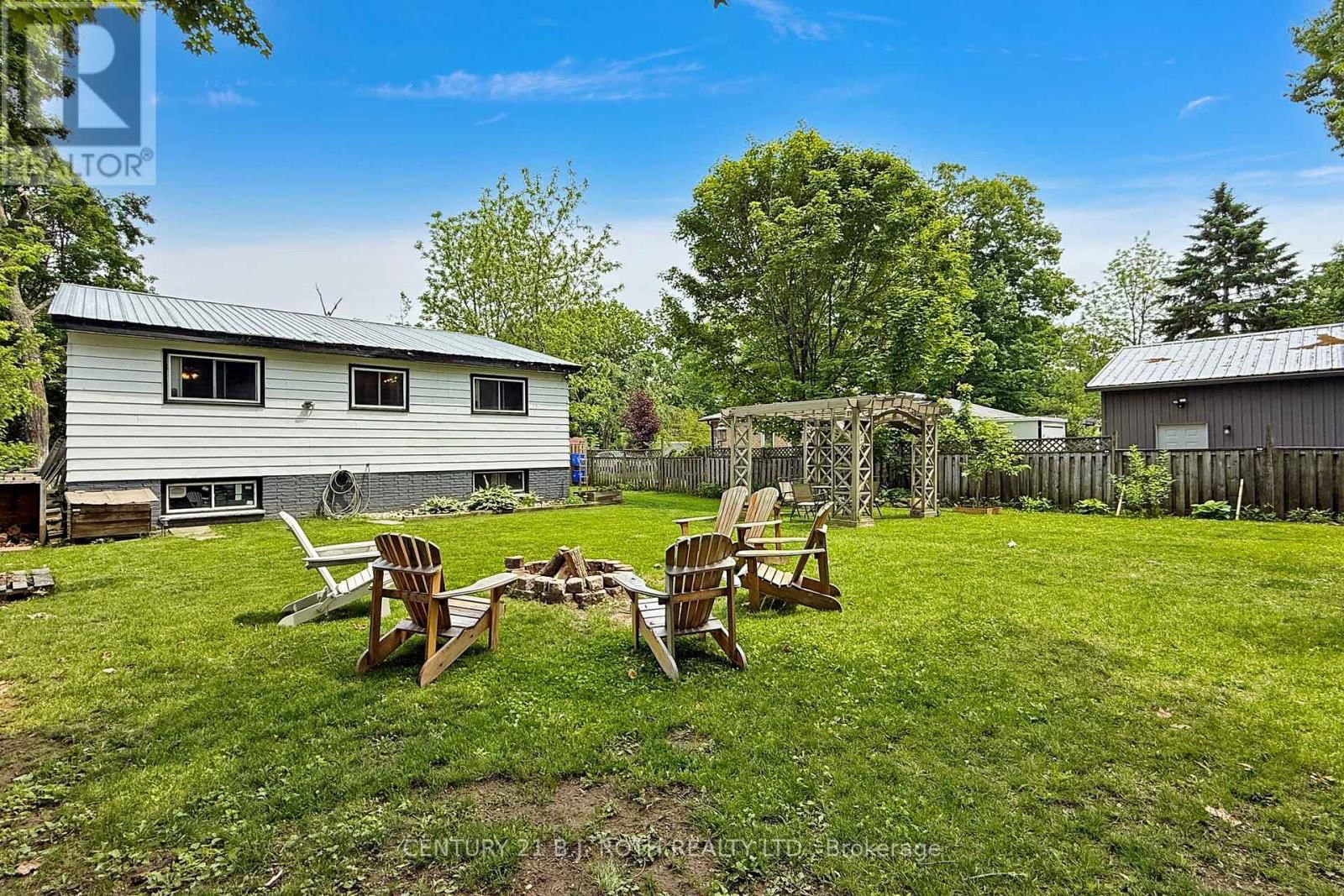 3948 ALDERLY AVENUE Image 34