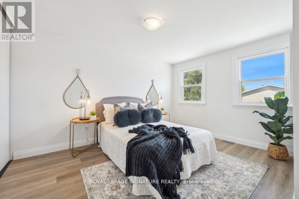 1856 JOHN STREET Image 10