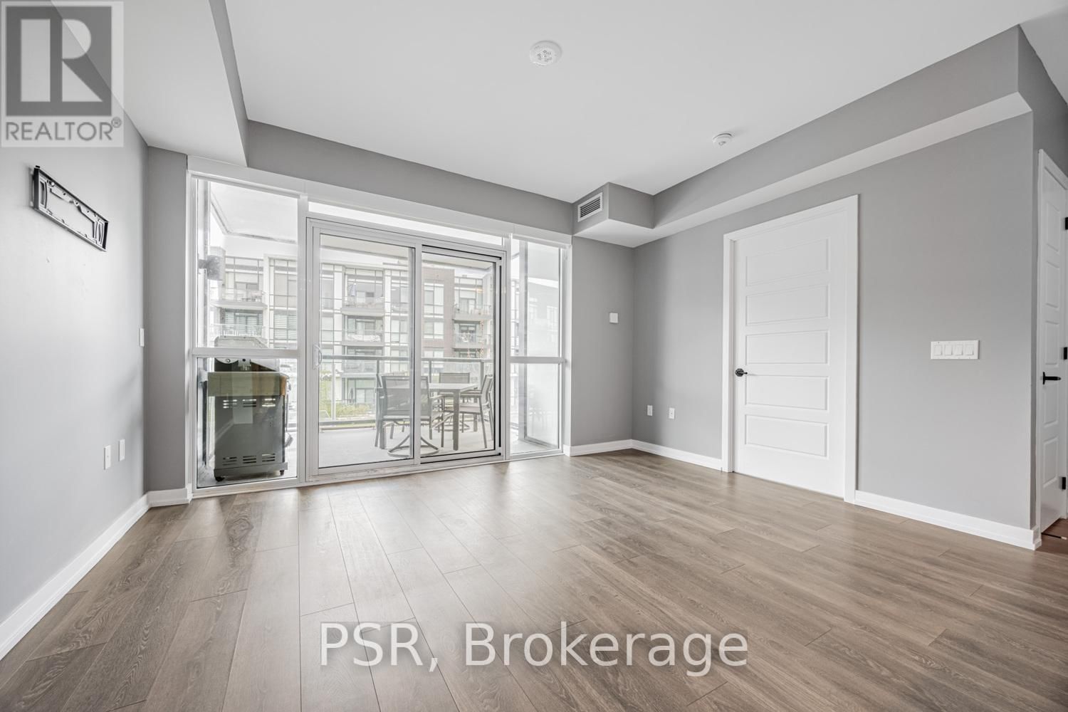 233 - 415 SEA RAY AVENUE Image 12
