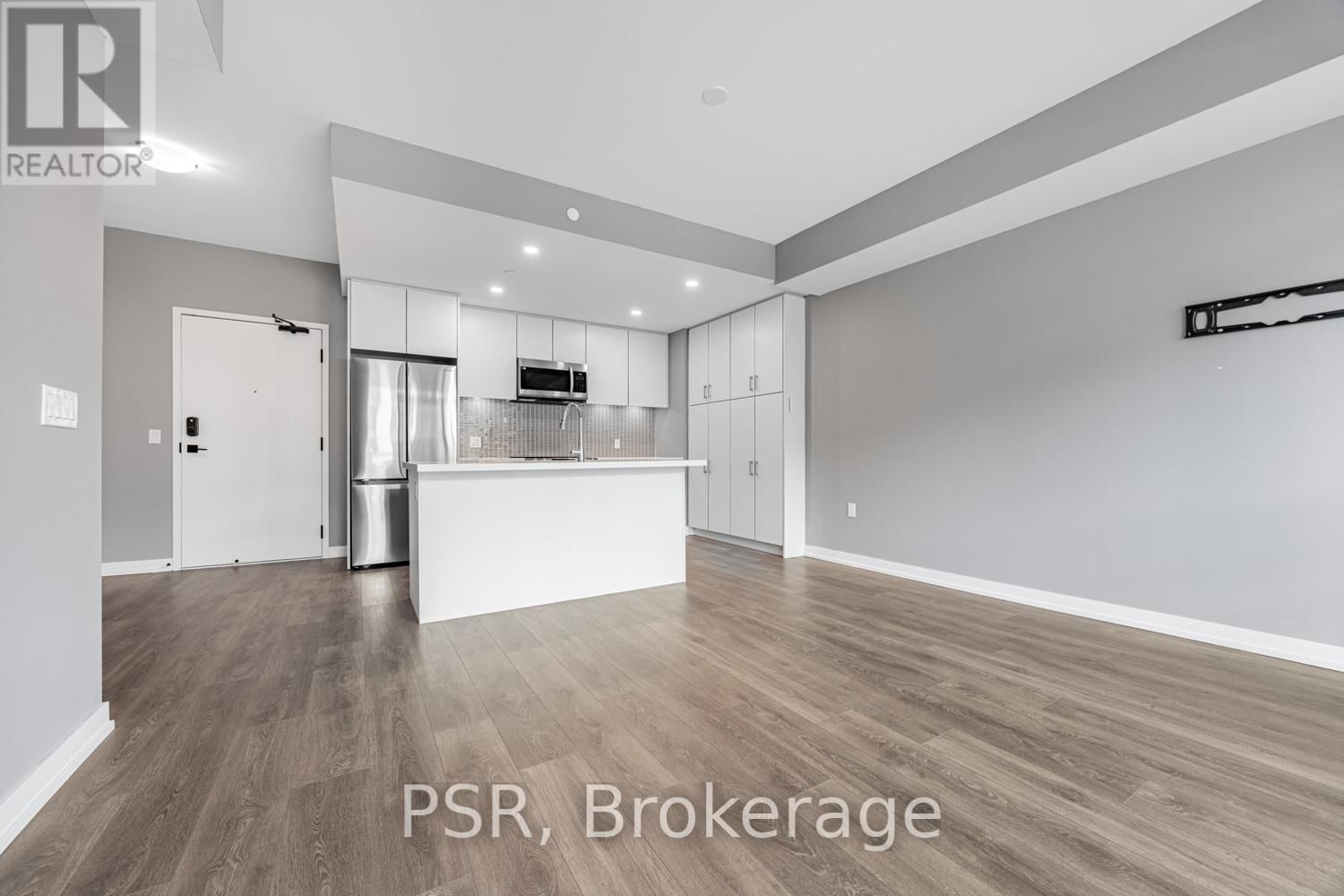 233 - 415 SEA RAY AVENUE Image 13