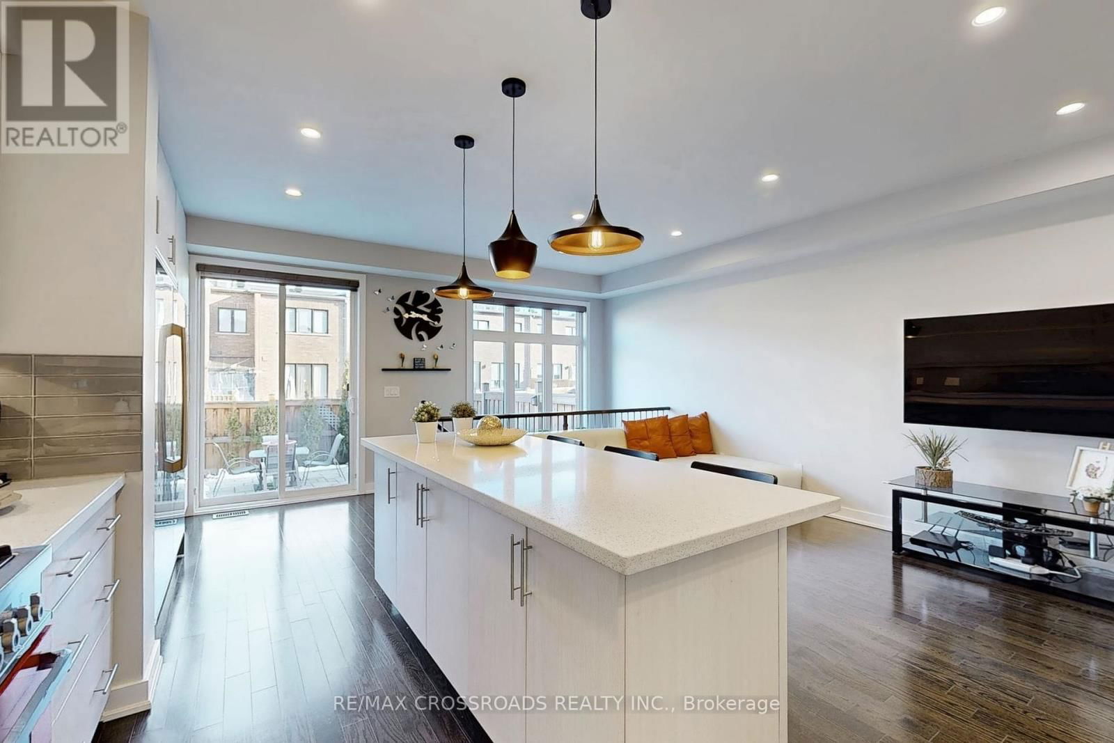 92 DARIOLE DRIVE Image 12